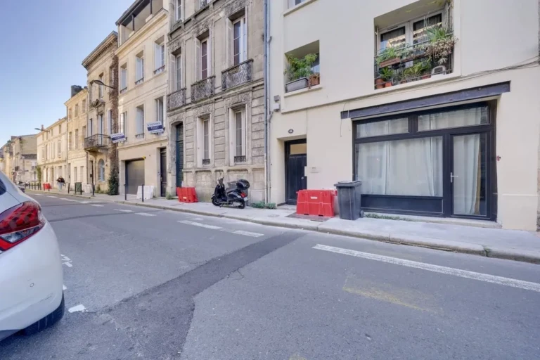 Vue extérieure d'un appartement dans le quartier des Chartrons à Bordeaux