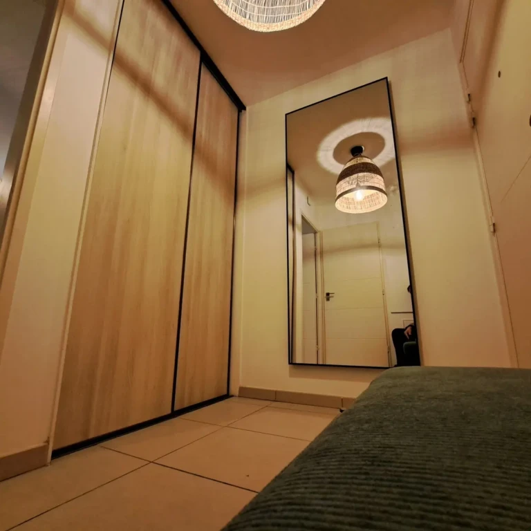 Hall d'entrée moderne de l'Atelier Rochecardon à Vaise-Rochecardon, Lyon