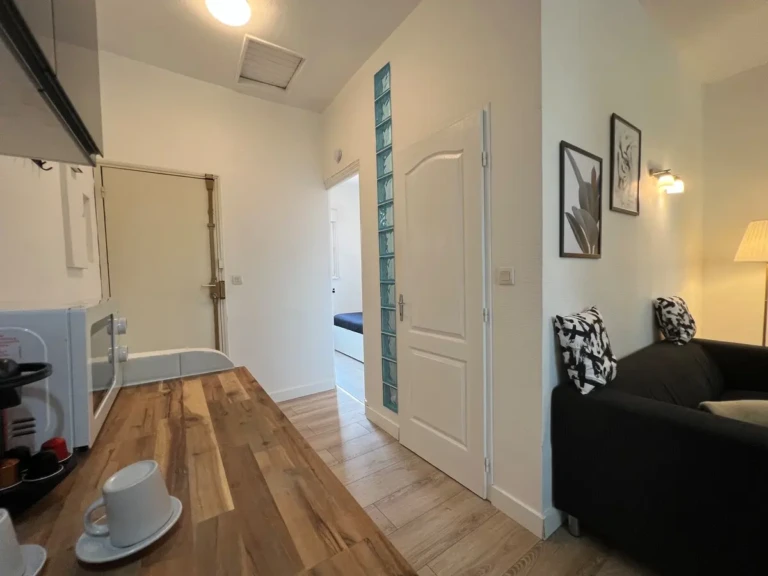 Intérieur appartement T2 rénové quartier du Busca à Toulouse