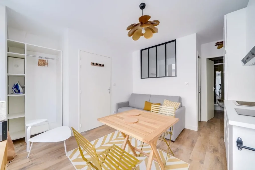 Appartement confortable à Bordeaux Chartrons avec séjour lumineux et cuisine ouverte