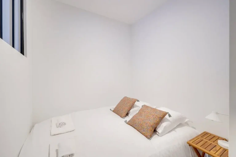 Chambre confortable avec literie de qualité dans un appartement à Bordeaux Chartrons