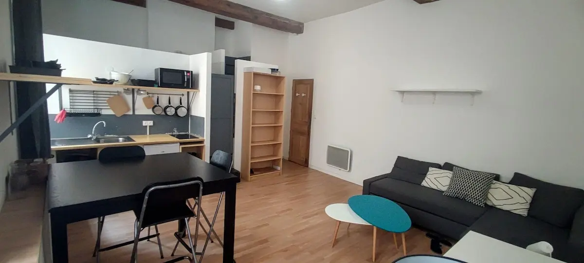 Lire la suite à propos de l’article Studio moderne à louer Lyon Croix-Rousse Centre