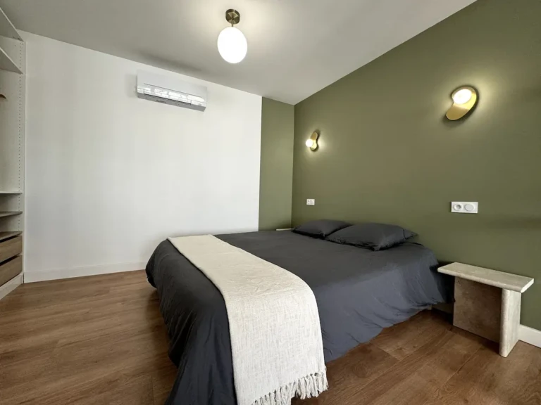 Chambre moderne et accueillante de Casa Burdigala à Bordeaux, quartier Belcier
