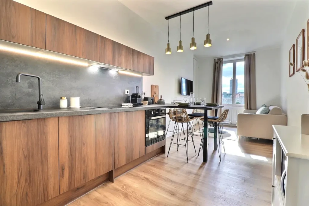 Cuisine moderne et chaleureuse du T2 à Part-Dieu, Lyon