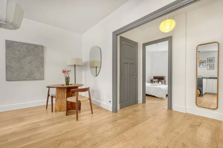 Appartement moderne avec espace repas dans le centre-ville de Toulouse